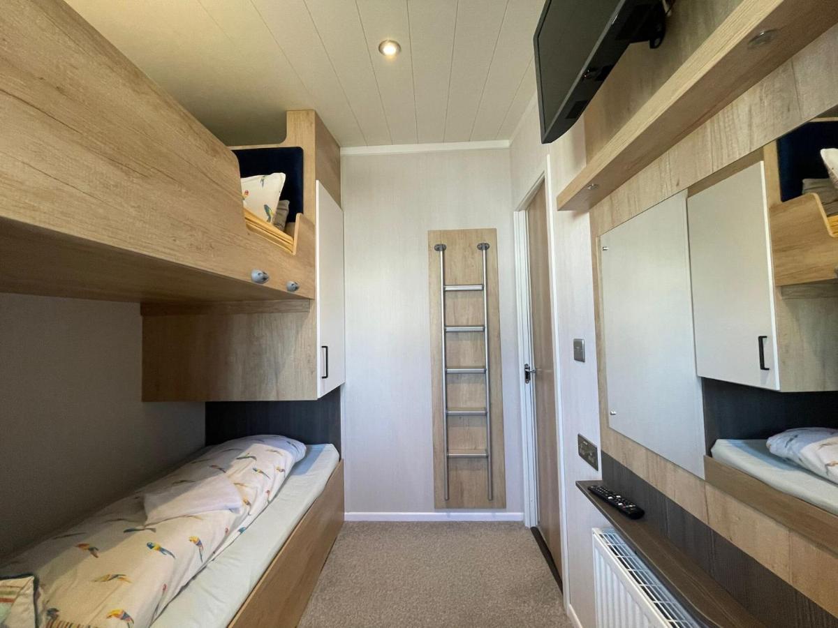 Indulgence Lakeside Lodge I3 With Hot Tub, Private Fishing Peg Situated At Tattershall Lakes Country Park Экстерьер фото